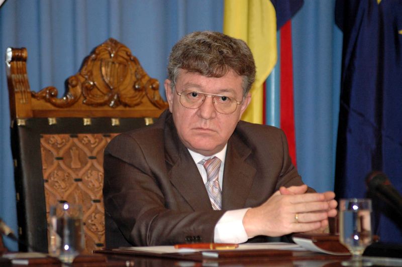 Corneliu Dobriţoiu despre telefoanele lui Băsescu: "Să le ţină, să vorbească"