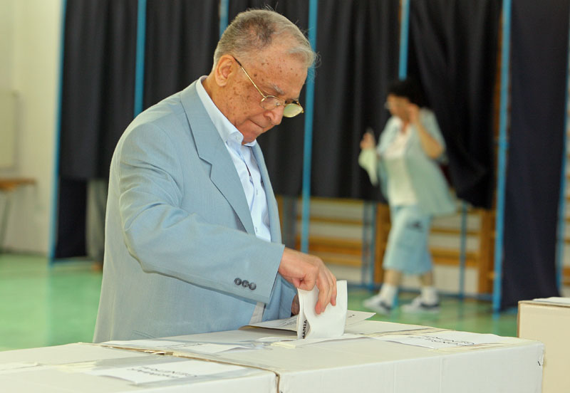 Ion Iliescu: Decizia PDL de boicotare a referendumului este nedemocratică