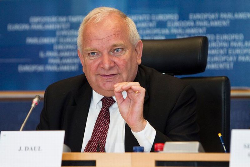 Joseph Daul: acţiunile politice de la Bucureşti pot fi considerate o lovitură de stat