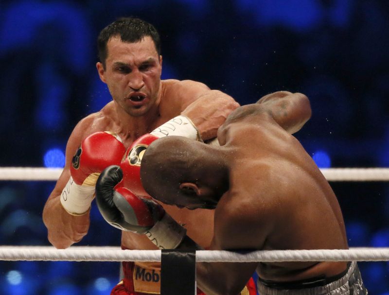 Klitschko l-a zdrobit pe arogantul Thompson