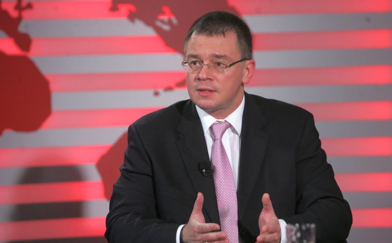 Mihai Răzvan Ungureanu: „Investiţiile străine vor fi afectate”