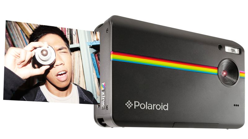 Polaroid revine în forţă: colorata-i deja gata!