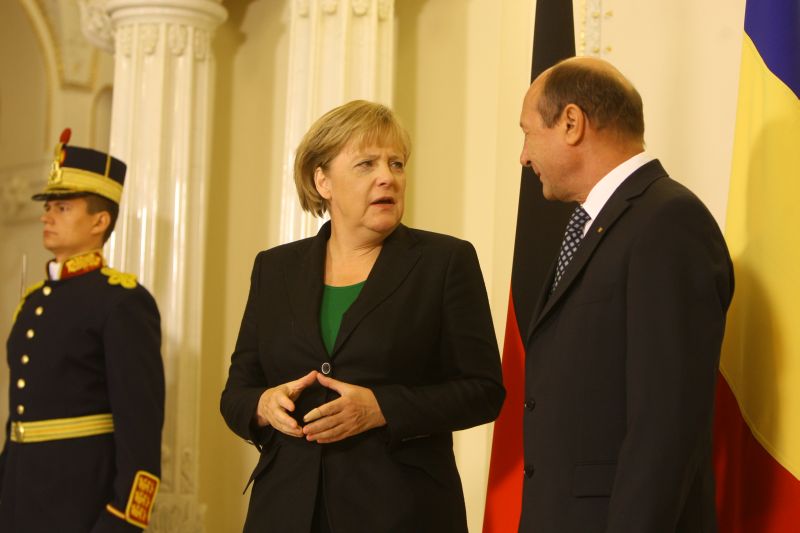 Ponta ar fi vrut ca Angela Merkel să-l fi sunat pe el, nu pe Băsescu