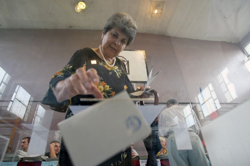 REFERENDUM 2012. Românii din diaspora, chemaţi să demaşte frauda electorală