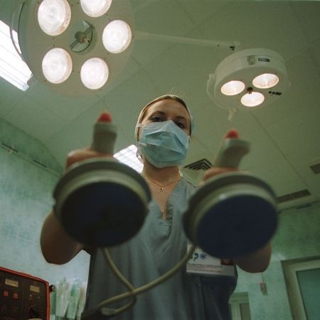 SE CAUTĂ OAMENI în sănătate. S-a stabilit câţi medici, asistenţi şi brancardieri se pot angaja în 2012