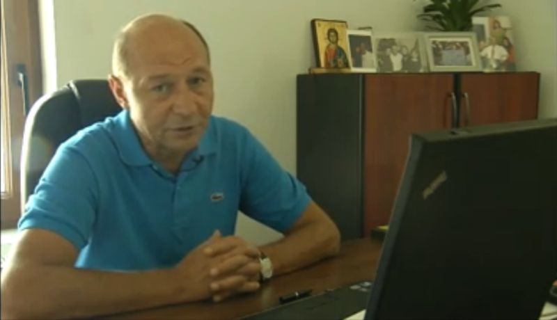 Traian Băsescu, despre Elena Udrea: "Nu o să îi spun unei femei, cum nu-i spun nici soţiei mele: dă-ţi jos rochia asta că e prea strâmtă" | VIDEO