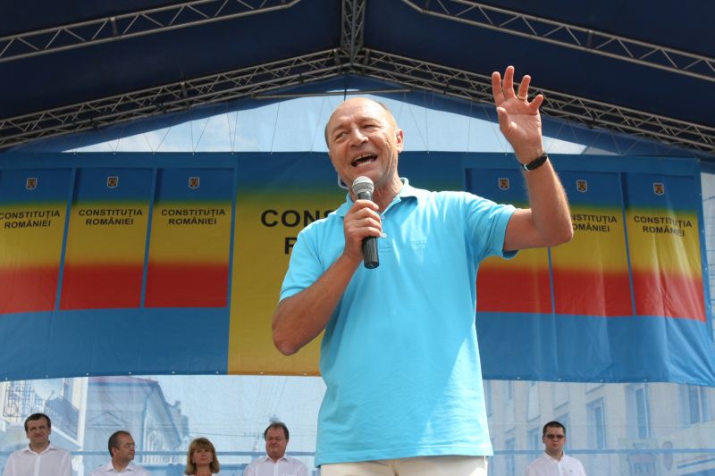 Traian Băsescu e convins că i se pregăteşte a treia suspendare