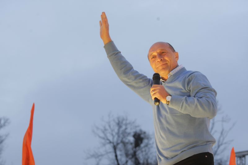 Traian Băsescu: „Înţeleg sensibilitatea celor care nu vor participa la vot pentru a nu legitima lovitura de stat”