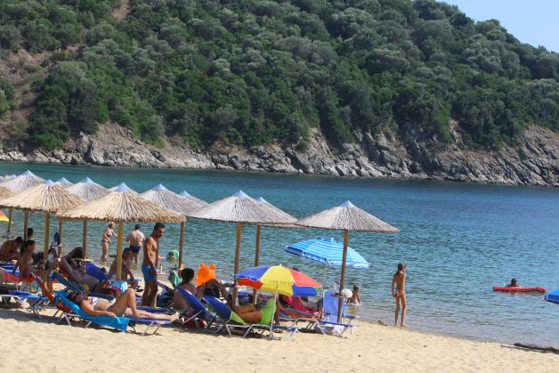 Turismul din Grecia bate criza cu preţuri reduse