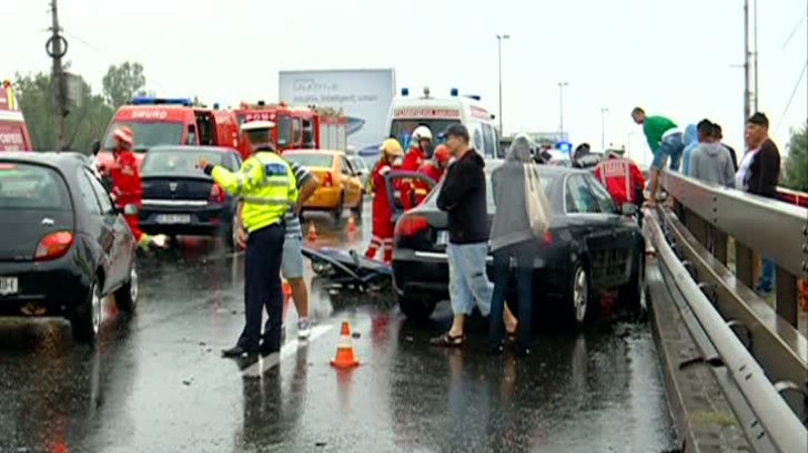 Accident grav în judeţul Argeş. Un copil a murit şi alte trei persoane se zbat între viaţă şi moarte