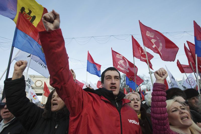 Comuniştii şi rusofilii i-au atacat pe unionişti la un miting din oraşul moldovean Bălţi. O ziaristă, internată în spital