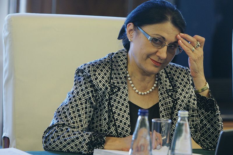 Ecaterina Andronescu, MOŞ CRĂCIUN pentru PROFESORI: "Din decembrie, salariile profesorilor vor fi reîntregite cu până la 8%"