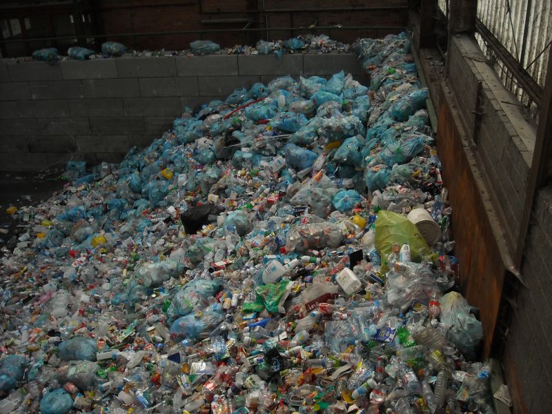 The Guardian: Plasticul pe care îl folosim nechibzuit ne ucide planeta!