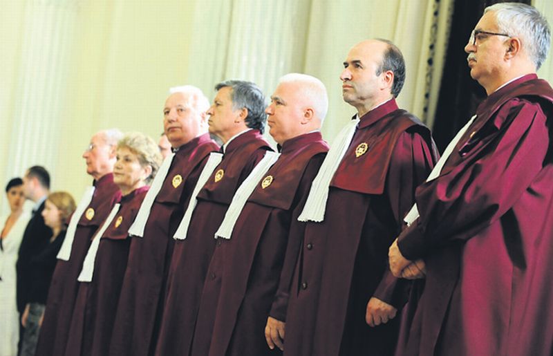 Falsurile Curţii Constituţionale, anchetate de procurori