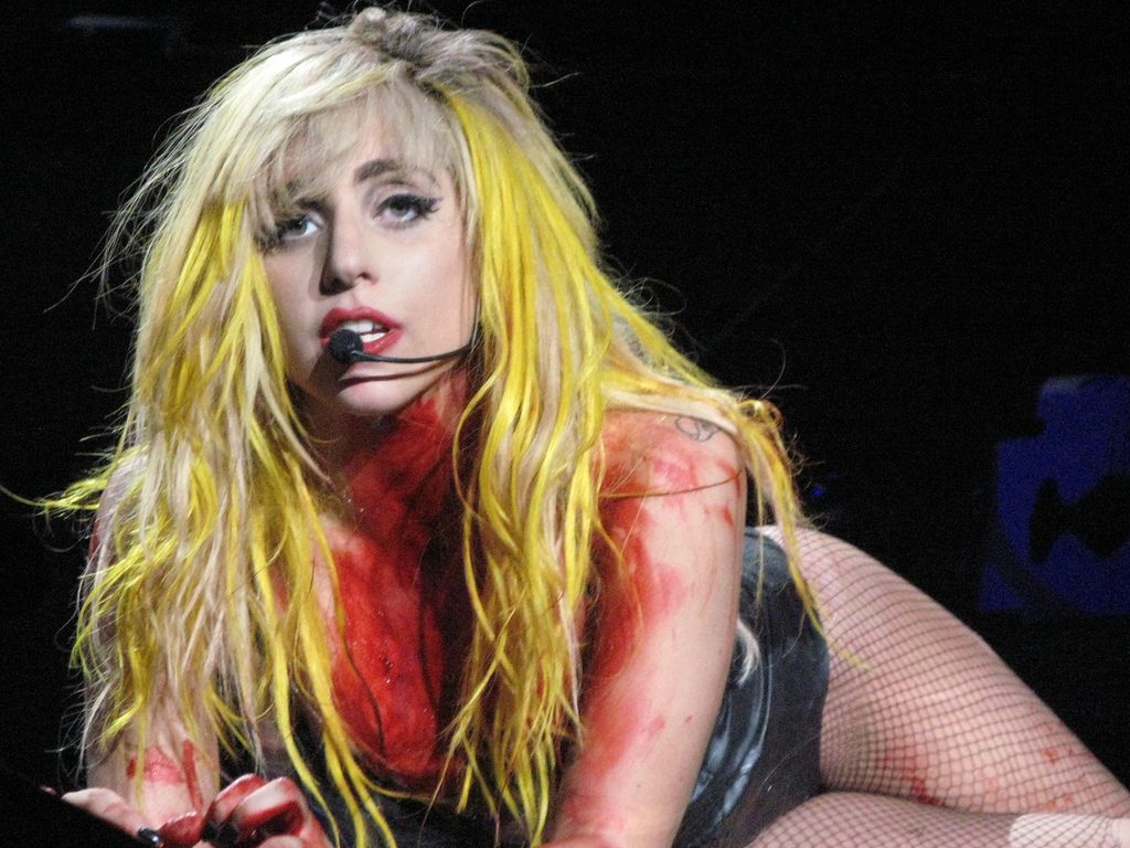 Lady Gaga le-a cântat românilor până la epuizare
