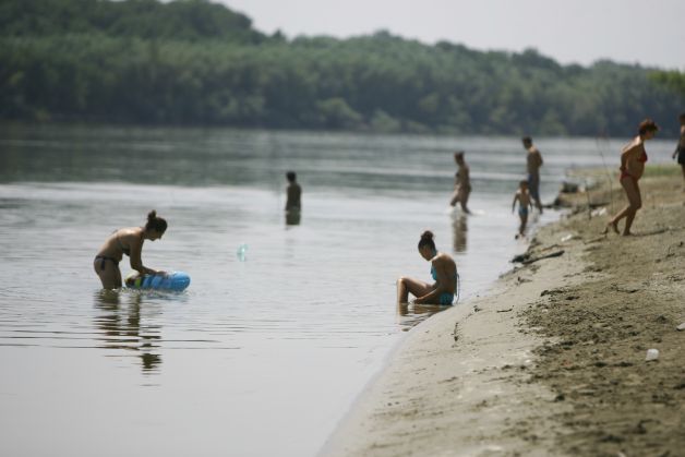 Mamaia fără valuri e la 50 de kilometri de Bucureşti | VIDEO