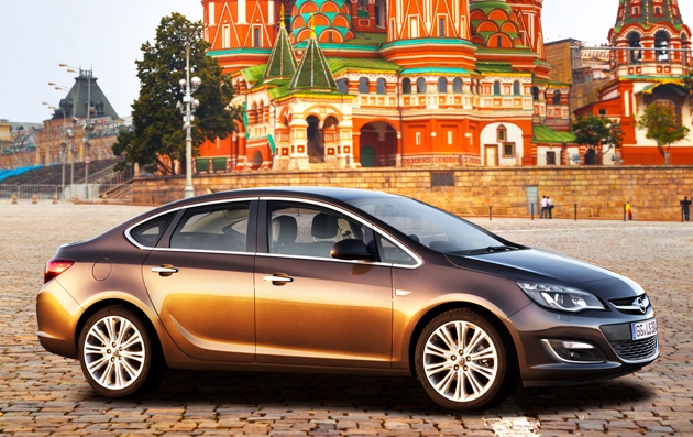 Opel Astra Sedan: dublă premieră, la Salonul auto de la Moscova