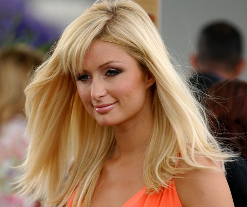 Paris Hilton vrea să vină în România