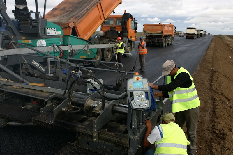 Patron mort în accident de muncă pe Autostrada Vestului