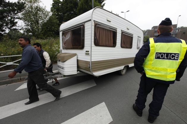 Poliţia franceză a desfiinţat încă o tabără de romi