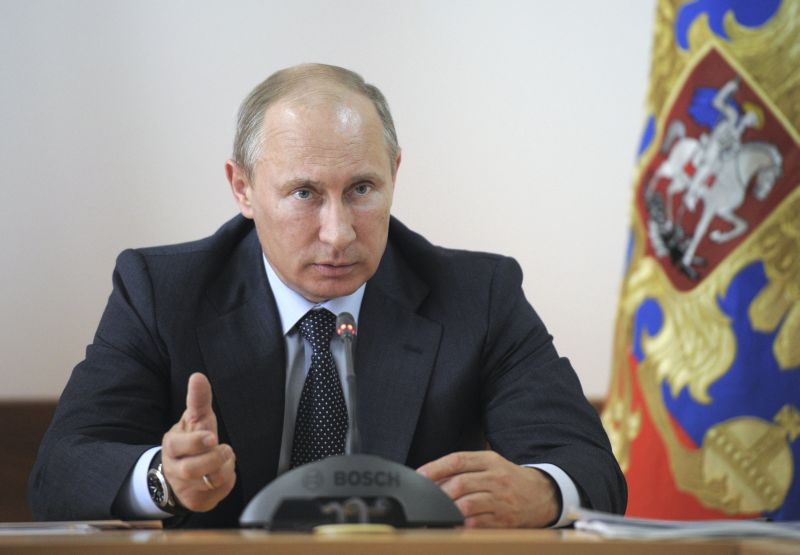 Putin regretă că a dispărut expresia "poporul sovietic"