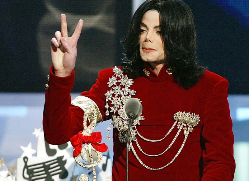 Michael Jackson este în viață şi trăieşte sub imaginea unui impostor? Video, Foto incredibile în articol