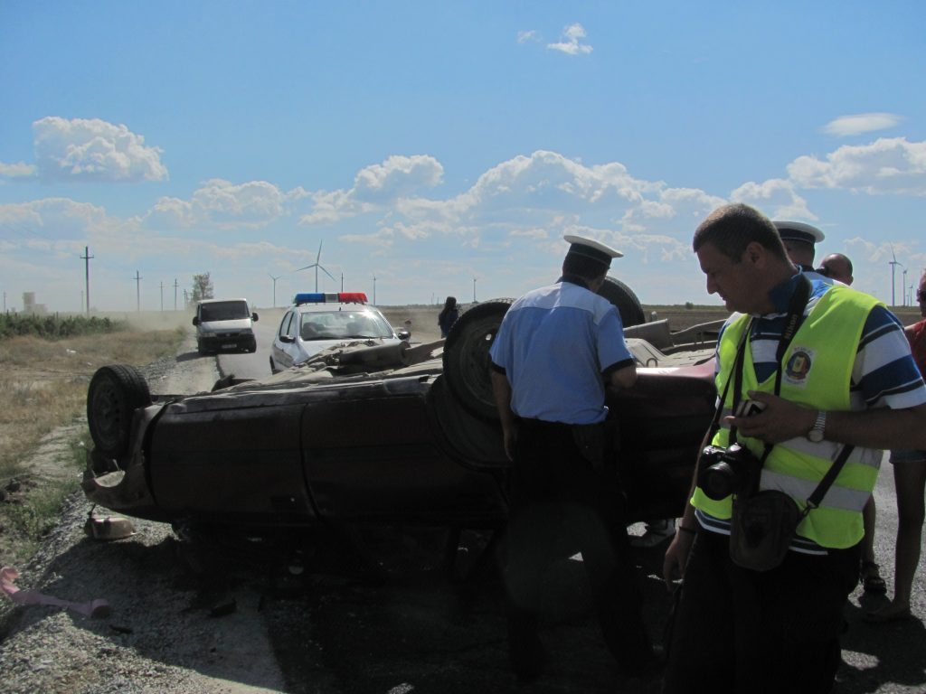 ACCIDENT PE DN1. Două maşini s-au ciocnit frontal între Cluj-Napoca şi Turda