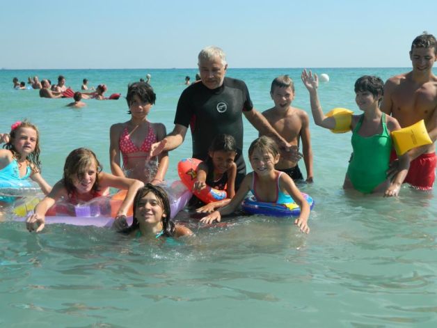 CAMPANIE EVZ. Zece copii de la ţară au văzut prima oară marea!