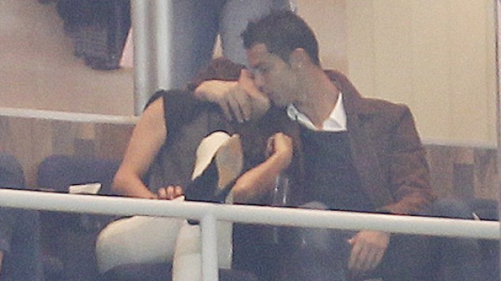 Cristiano Ronaldo, momente intime cu Irina Şaik pe stadion