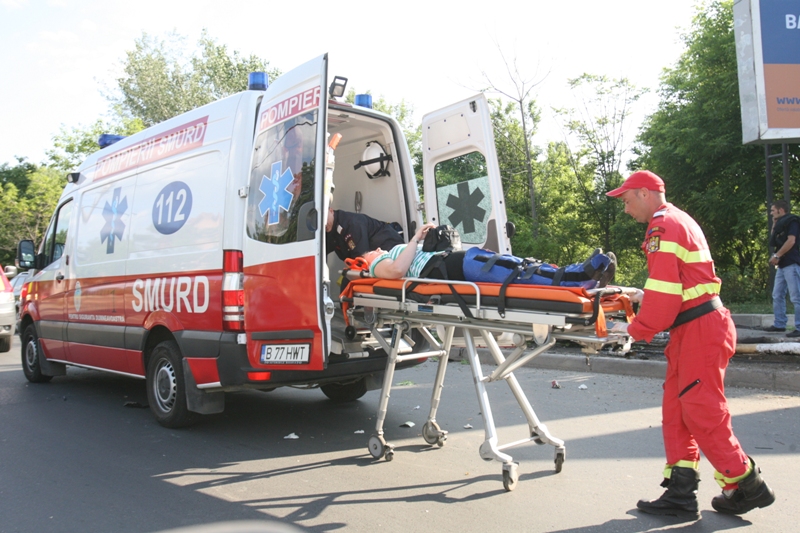 DECÂT ÎN AREST, mai bine la spital. METODA EXTREMĂ prin care a vrut să scape de poliţie un ieşean