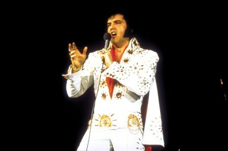 O biblie care a aparţinut lui Elvis Presley, vândută cu aproape 95.000 de dolari