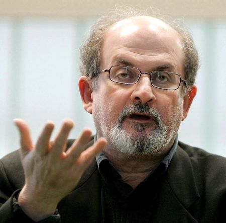 Recompensă de 3,3 milioane de dolari pentru asasinarea scriitorului Salman Rushdie