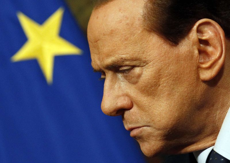 Silvio Berlusconi: Aronganţa lui Nicolas Sarkozy îi depăşeşte inteligenţa