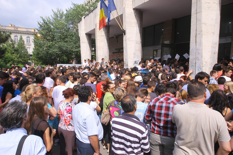 Străinii vor să studieze în Bucureşti. Au fost acordate peste 2.400 de permise de şedere