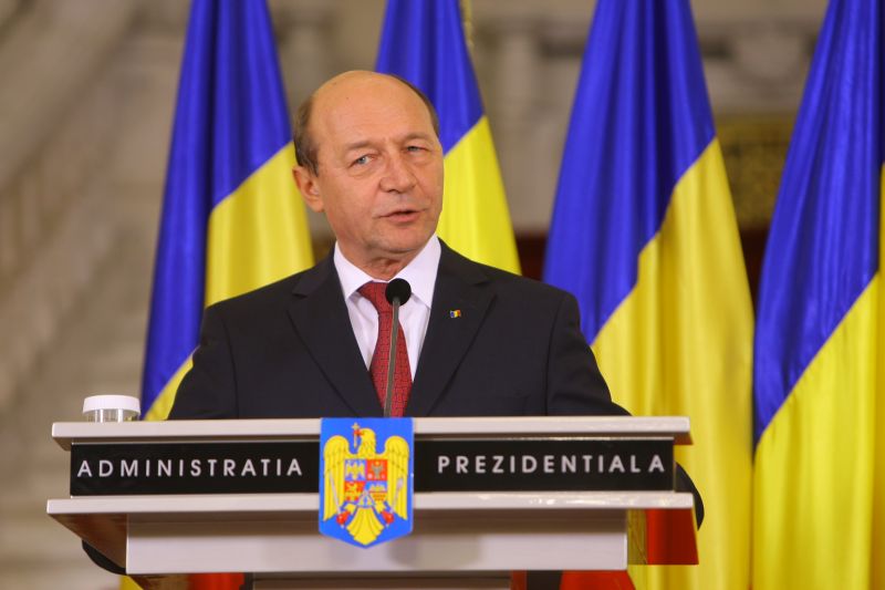 Traian Băsescu l-a felicitat pe Patriarhul Daniel la cinci ani de la întronizare