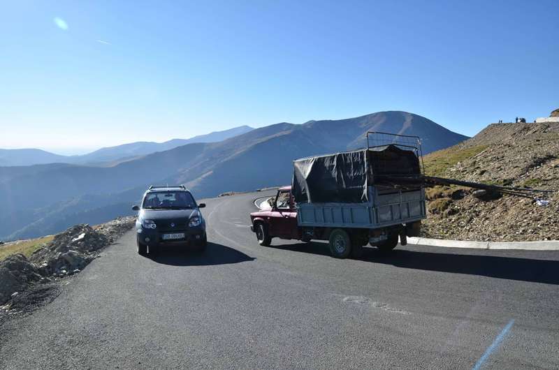 TRANSALPINA, INVITAŢIE SPRE MOARTE. Cel mai frumos drum din România este şi cel mai periculos