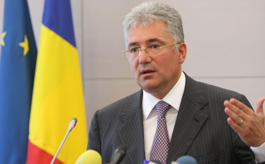 Videanu ameninţă că îl va reclama pe Ponta la Parchet pentru intervenţia în privatizarea Oltchim