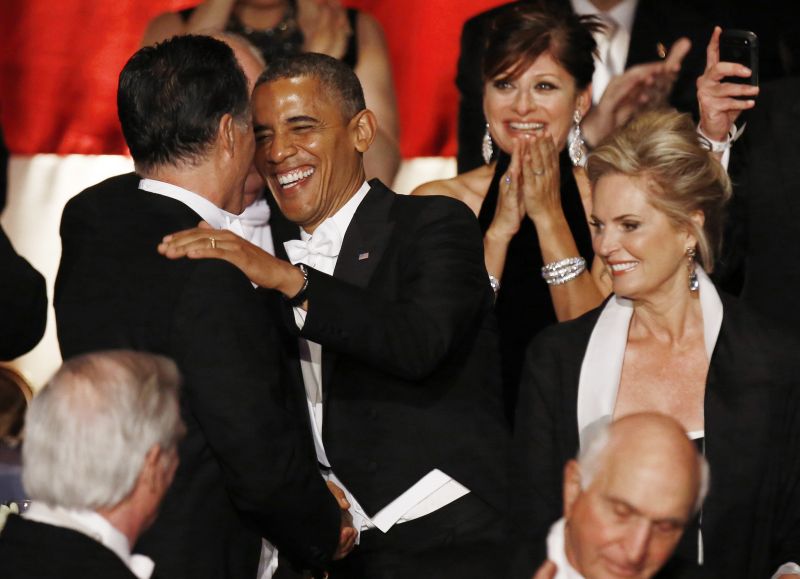 Barack Obama şi Mitt Romney s-au ironizat reciproc la un dineu caritabil