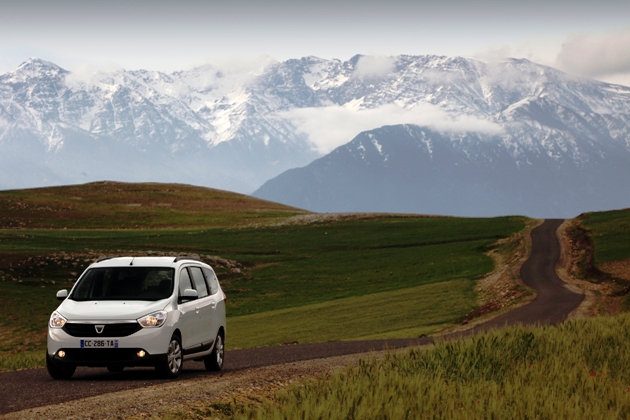 Dacia Lodgy şi Ford B-Max, nominalizate pentru "Maşina anului" 2013 în Europa