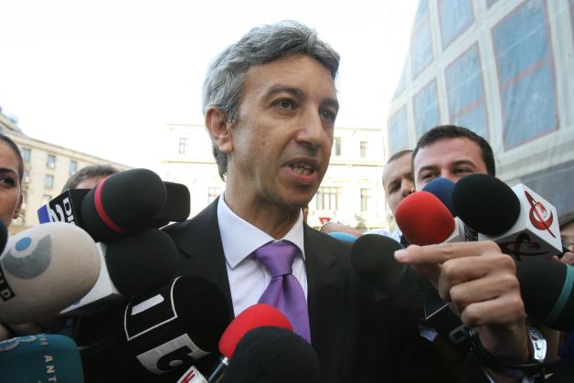 Dan Diaconescu: Voi ajunge în FINALA prezidenţialelor. Probabil o să joc cu Sorin Oprescu