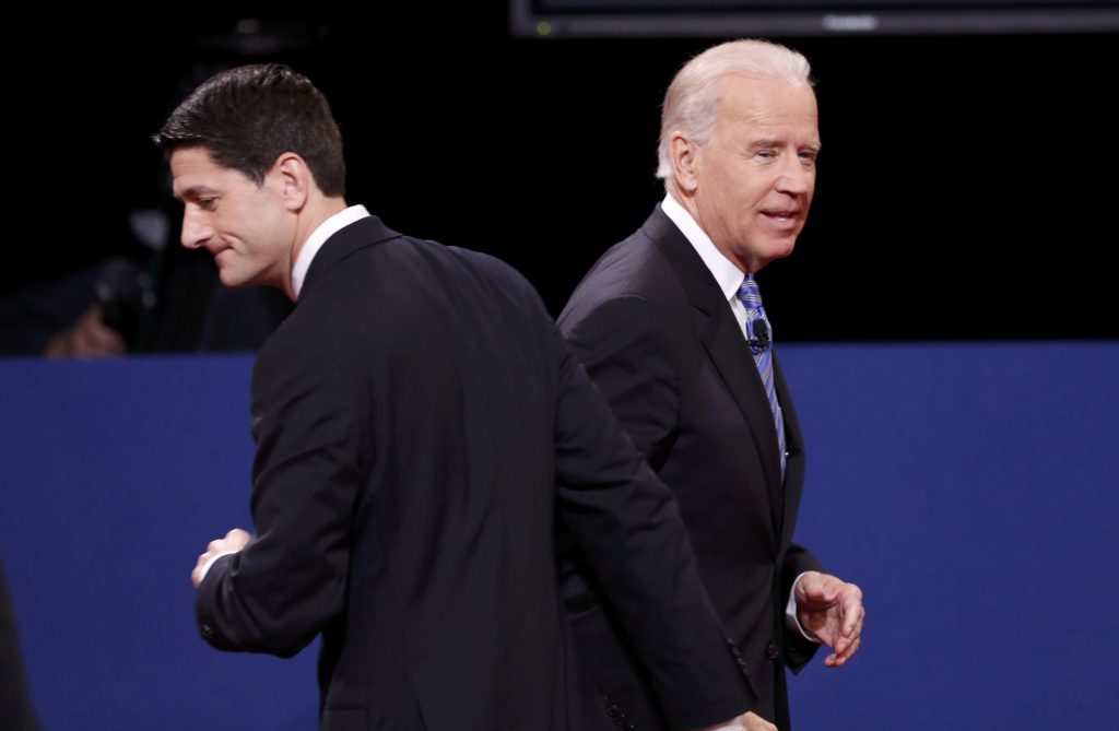 Duelul vicepreşedinţilor Biden vs Ryan: contre pe Iran, impozite şi securitate naţională