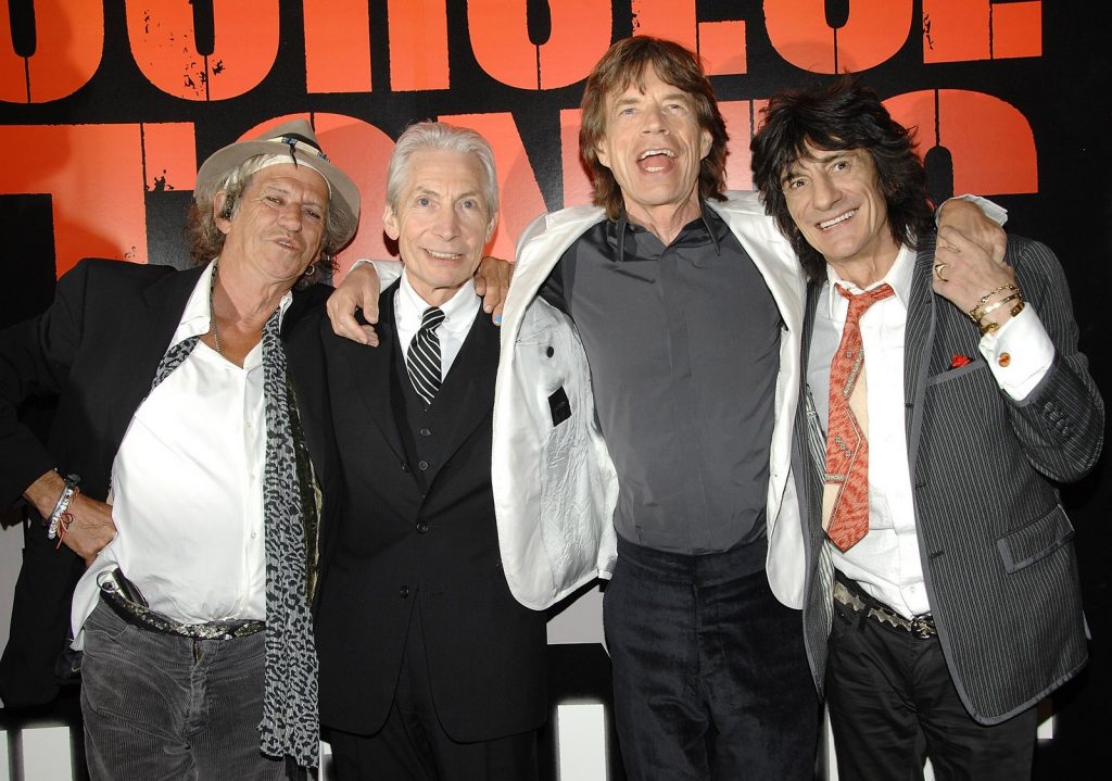 E FIERBINTE: Ascultă ÎN PREMIERĂ ultimul single Rolling Stones!