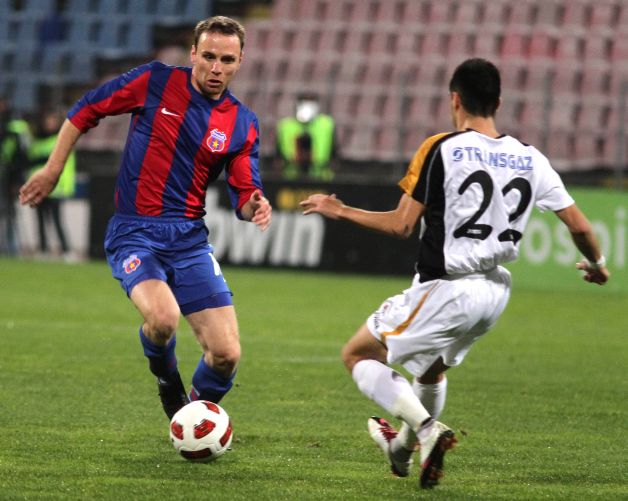 Gigi îi dă cu tifla lui MM: Martinovici rămâne la Steaua!