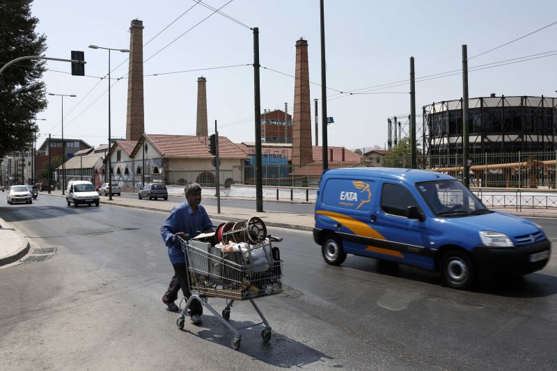 Măsură anticriză în Grecia: alimente expirate, vândute la preţ redus