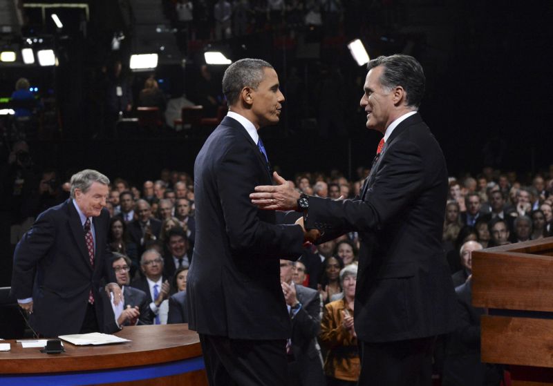 Obama şi Romney, cot la cot în sondaje înaintea ultimei dezbateri televizate