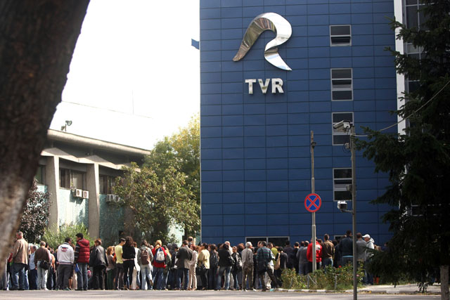 Scandal sinistru pe marginea mormântului TVR. Televiziunea lui Elwis: faliment şi mizerie