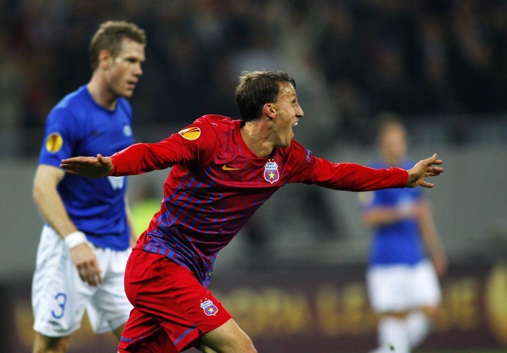 SHOW ÎN EUROPA. Steaua - Molde 2-0. GESTUL EMOŢIONANT făcut de RUSESCU imediat după meci. "Bravo, Tataie!" | VIDEO