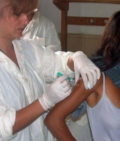 STUDIUL care ar trebui SĂ PUNĂ CAPĂT ISTERIEI create în jurul campaniei de vaccinare anti-HPV