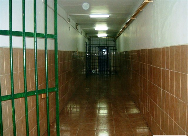 Un deţinut din Tulcea S-A SPÂNZURAT ÎN TOALETA unui penitenciar DE MAXIMĂ SIGURANŢĂ!