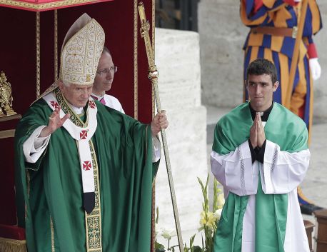 Un membru al "pieilor roşii" a fost sanctificat de Papa Benedict al XVI-lea